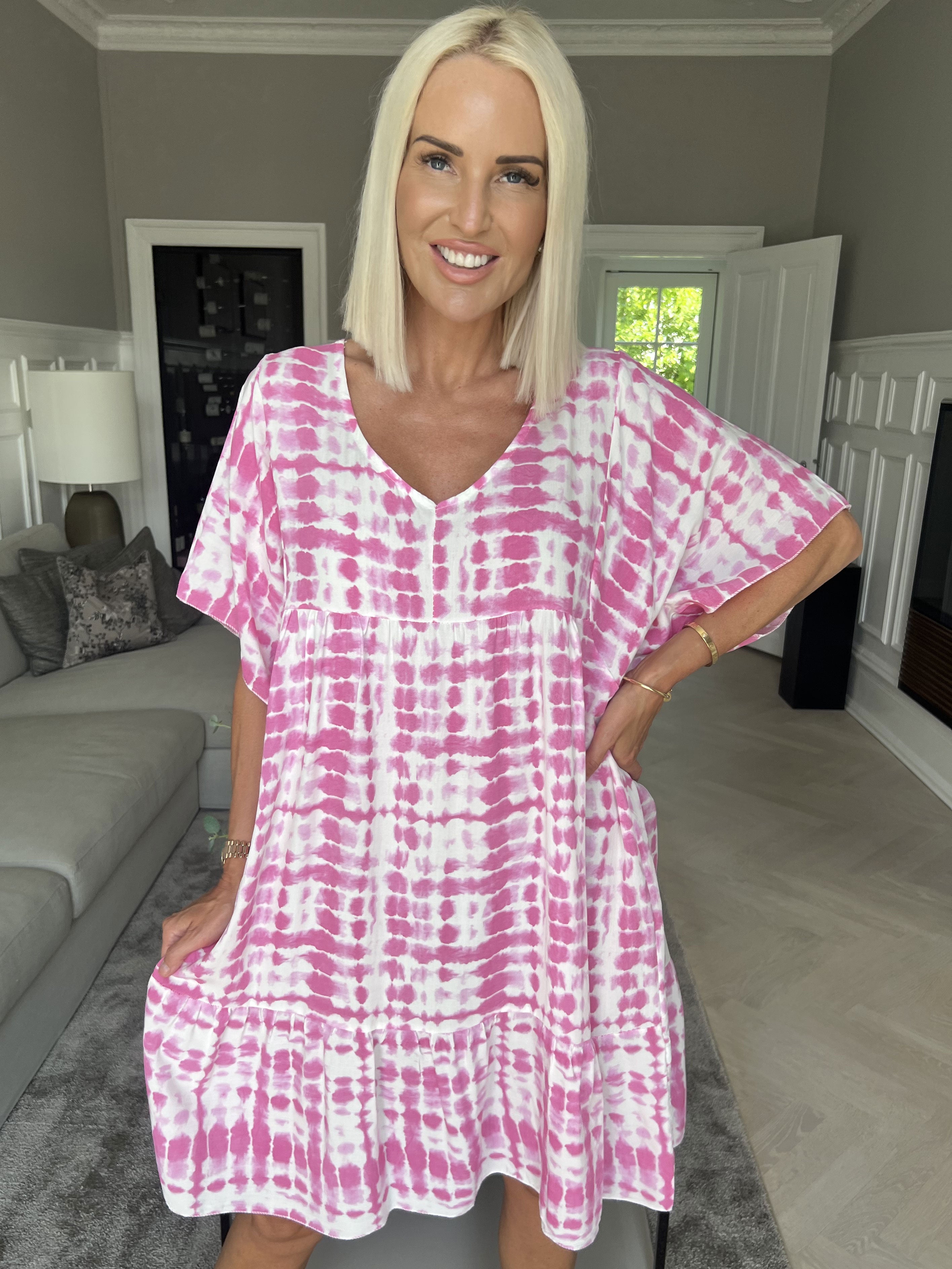 Amanza - Sød tunikakjole i viskose med batikmønster